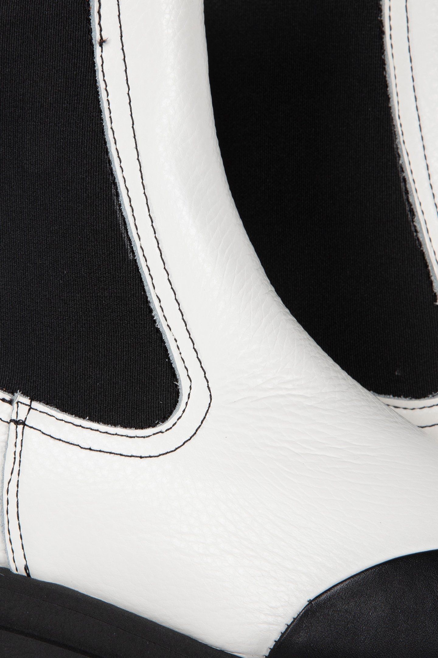 PRAAG WHITE / BLACK 4