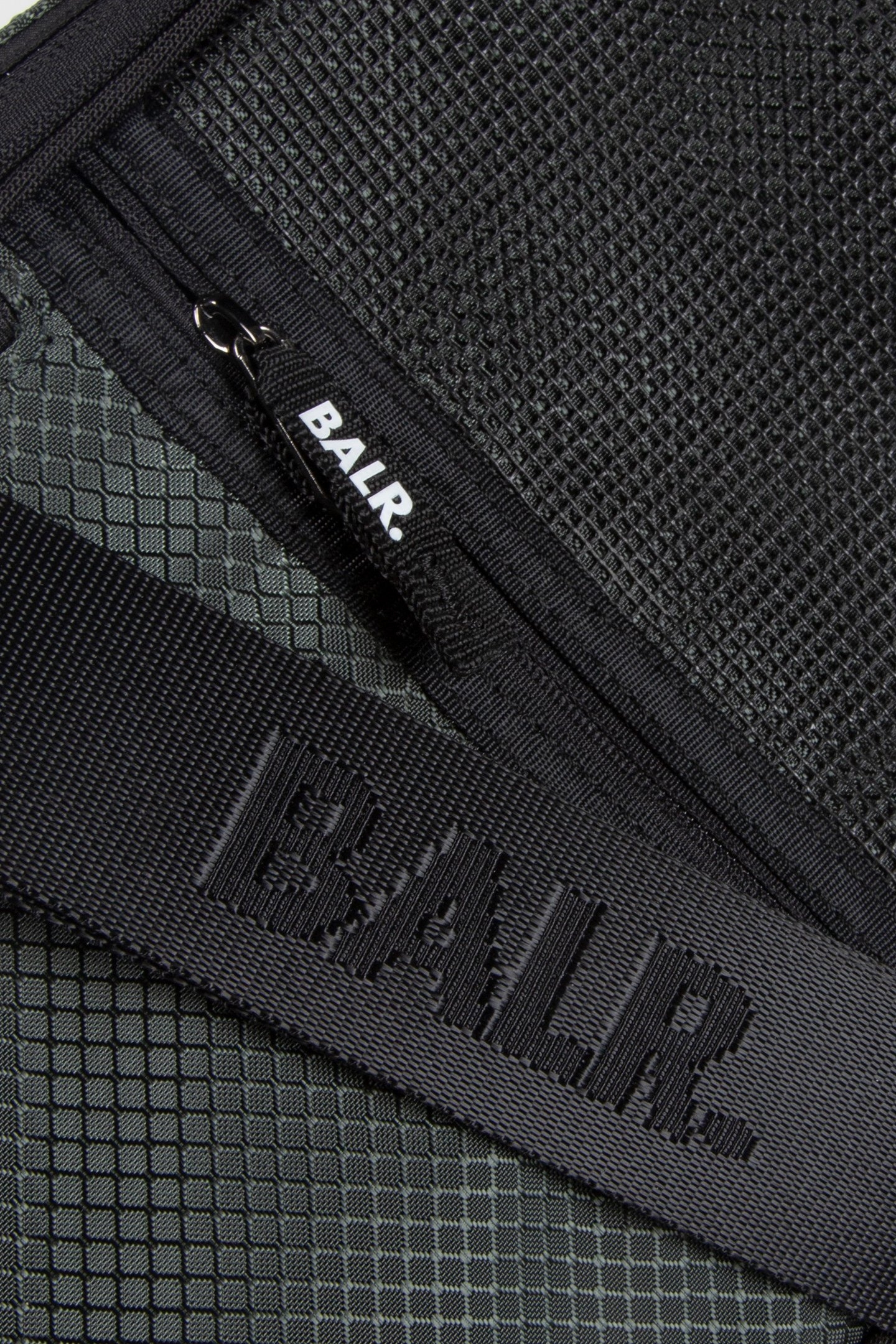 SALERNO RIPSTOP SHOULDER BAG JET BLACK 5