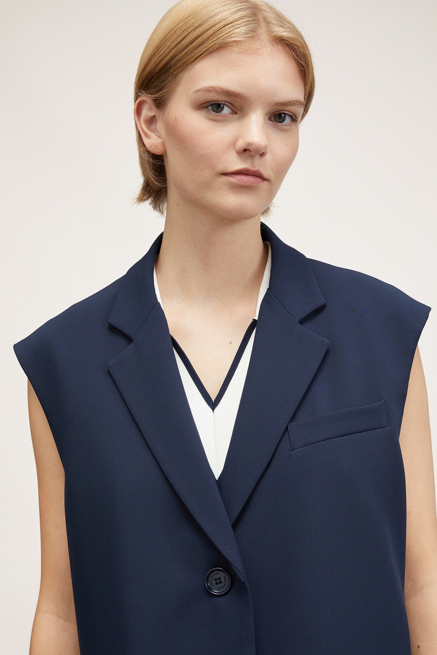 OVERSIZED WAISTCOAT BLUE 4