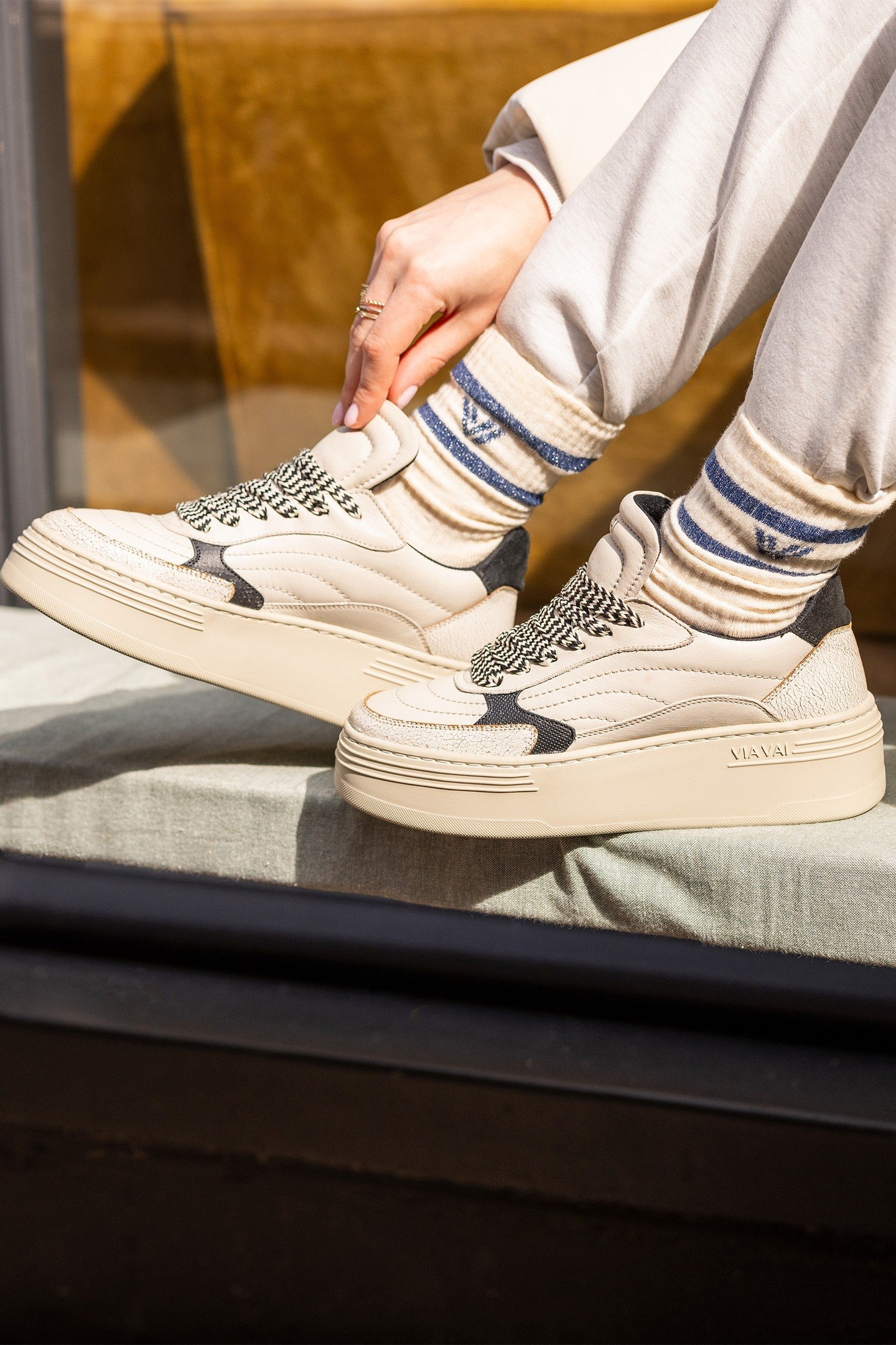 ISA JOSIE SNEAKERS BLACK 2