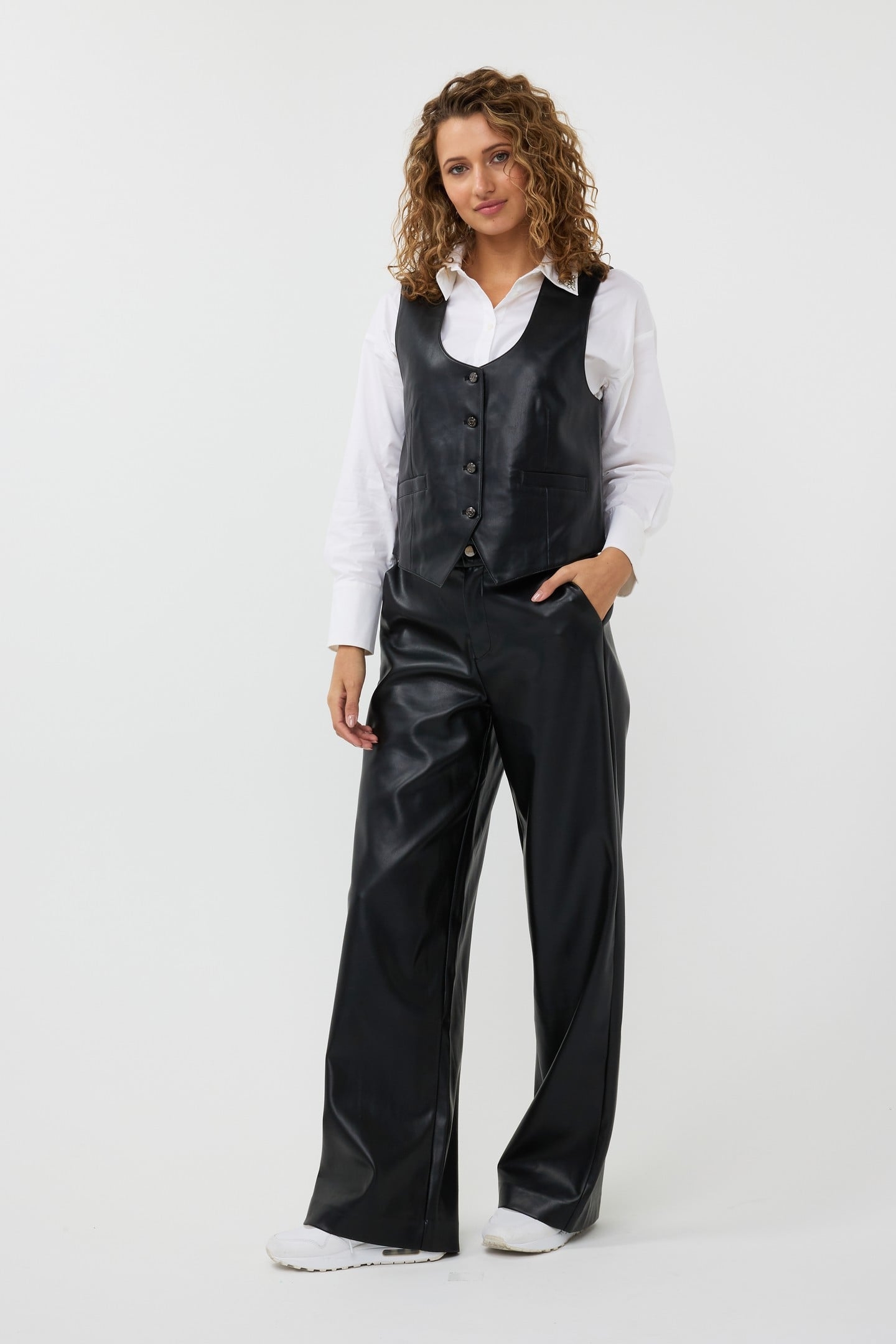 GILET SHORT VEGAN LEATHER BLACK 1