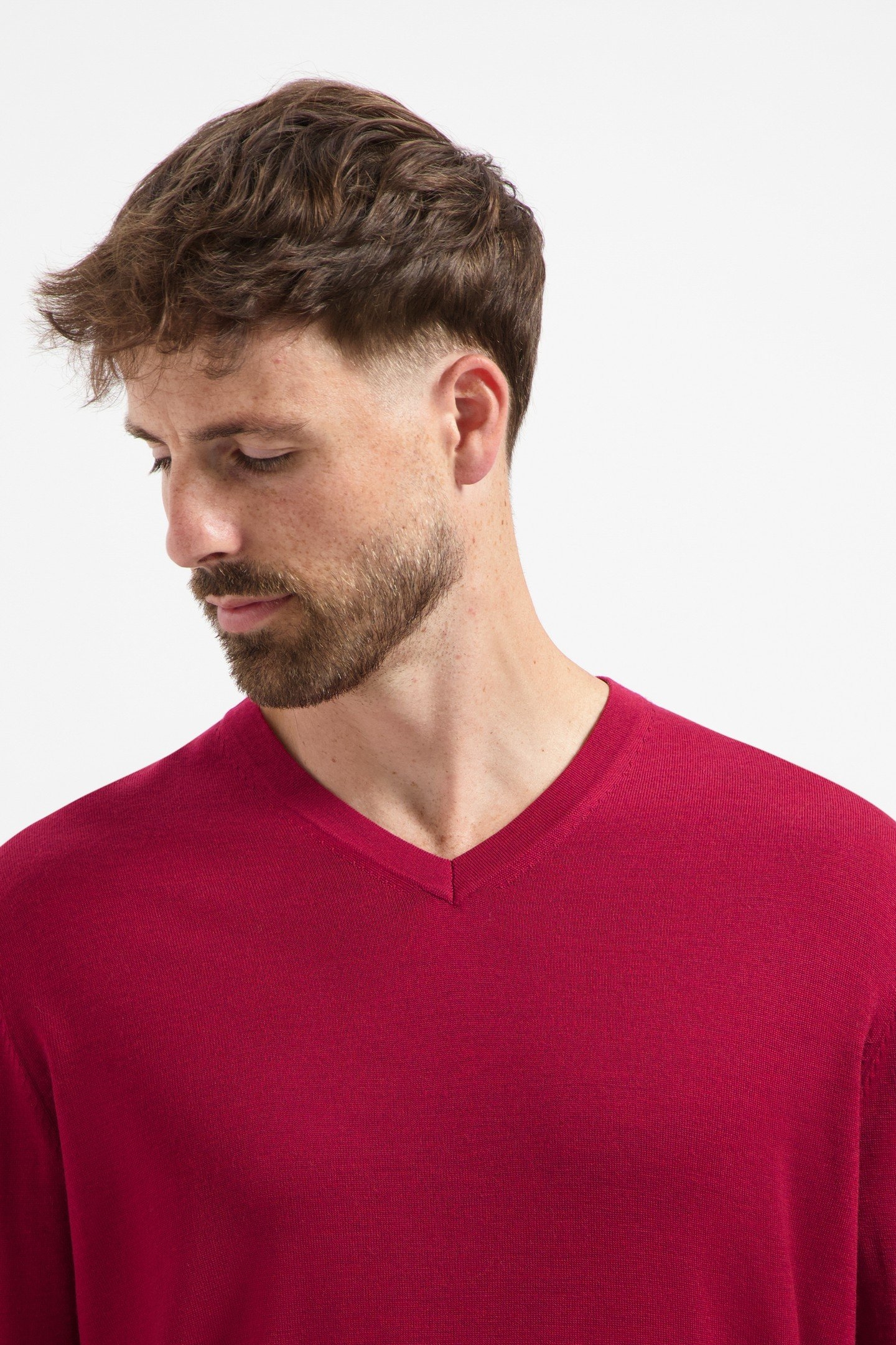 V NECK100% MERINO EMBER RED 3