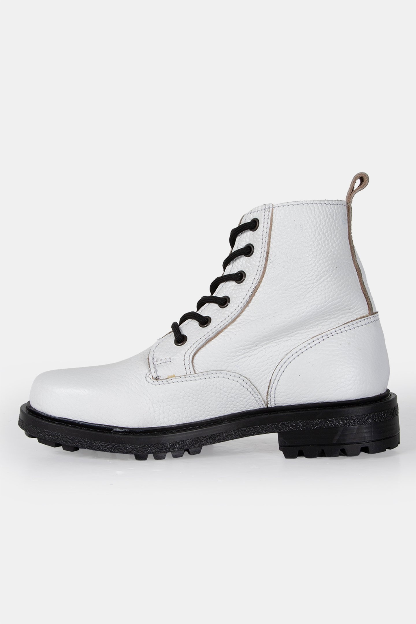 GUZO WHITE EMBOSSED 2