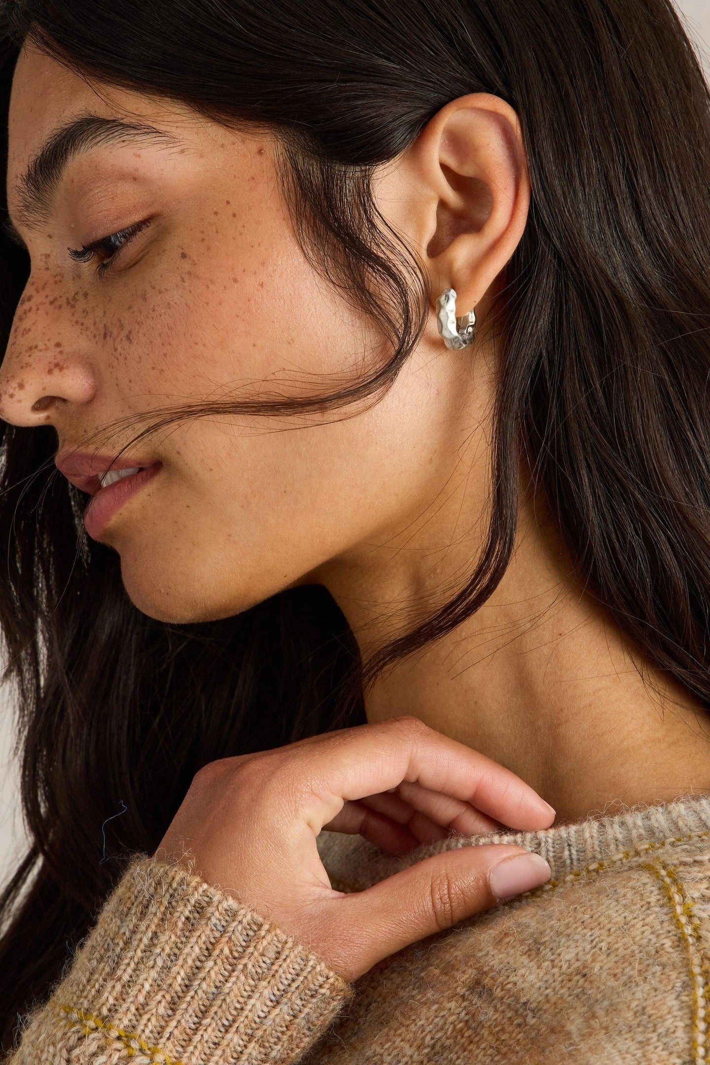 BERRIE HUGGIE EARRING SILVER TONE METALLIC 3