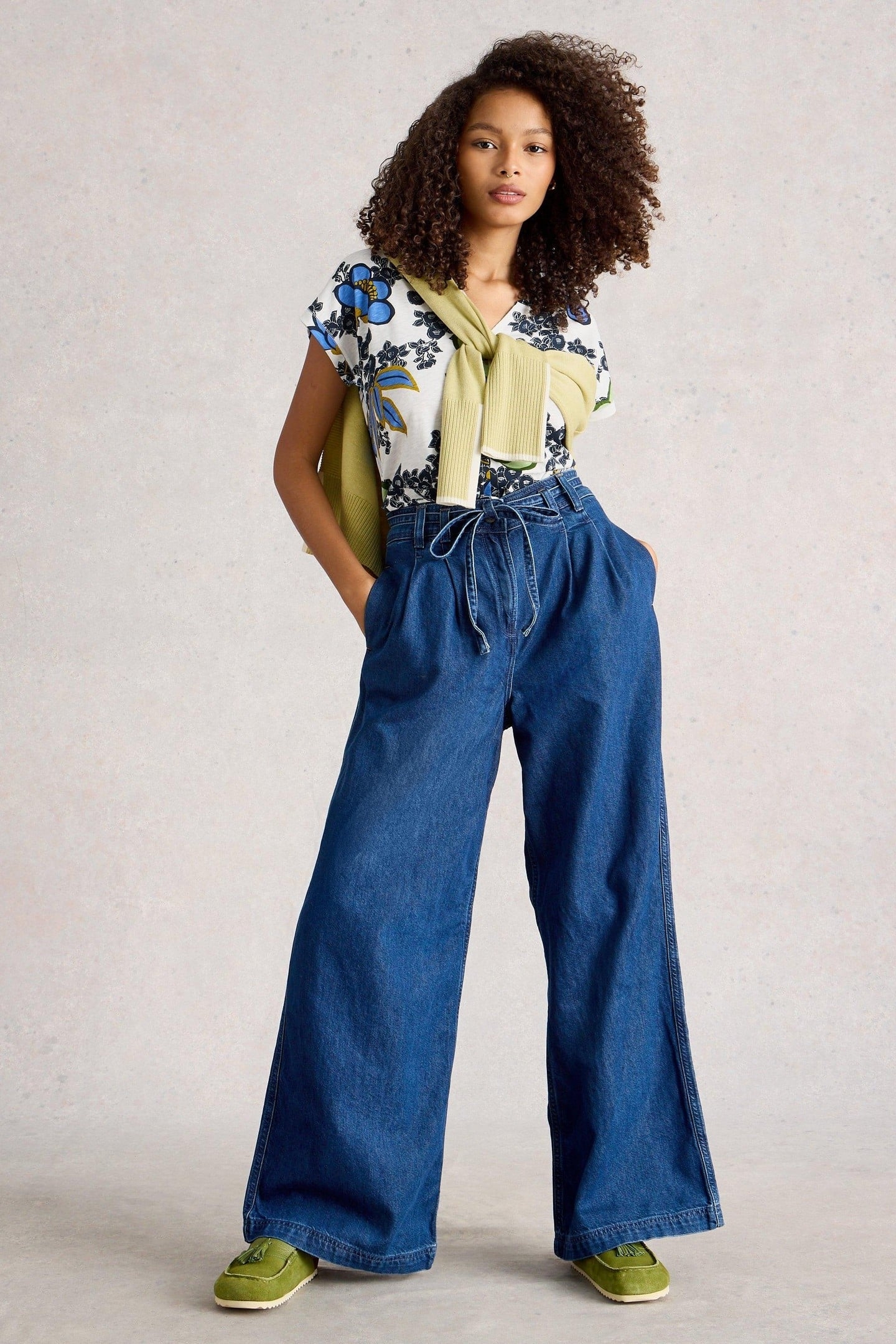 NELLY NOTCH NECK TEE WHITE MULTI 1