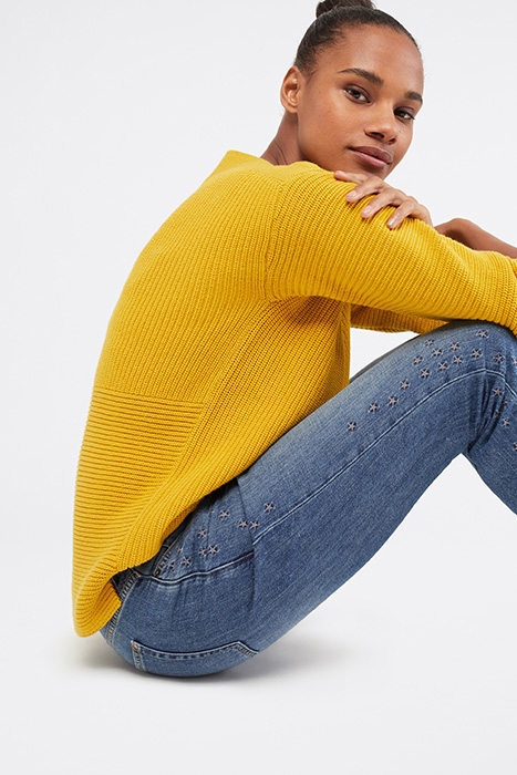 STAR EMB BOYFRIEND JEAN MID DENIM 3