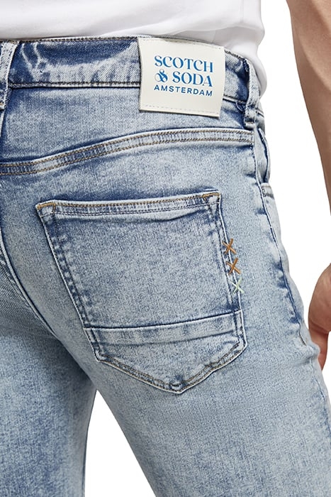 SKIM SKINNY JEANS SEASONAL ESSENTIALS — DAYLIGHT 6