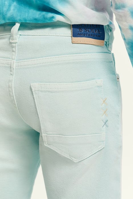 STRUMMER SLIM FIT SHORT — GARMENT DYED COLOURS PISTACHIO 6