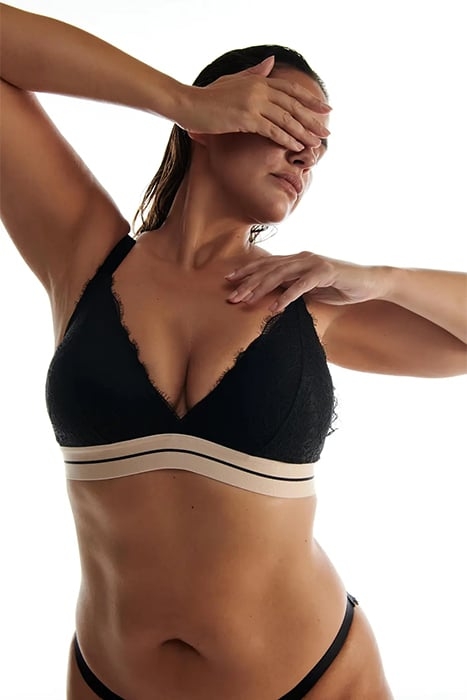 DARLING LACE BRA LARGER BUST BLACK 1