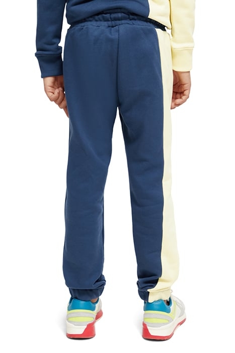 COLOUR BLOCK SWEATPANTS IN ORGANIC COTTON STORM BLUE/GLOW CO 2