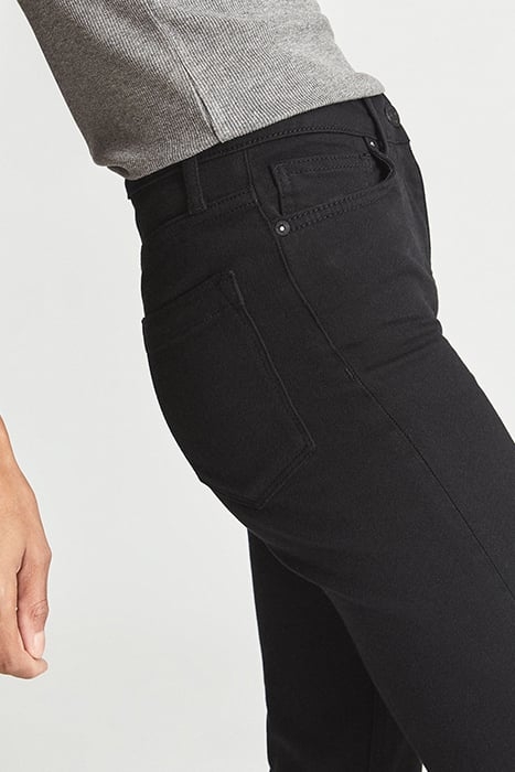 BEAU-SKINNY FLARED BLACK 6