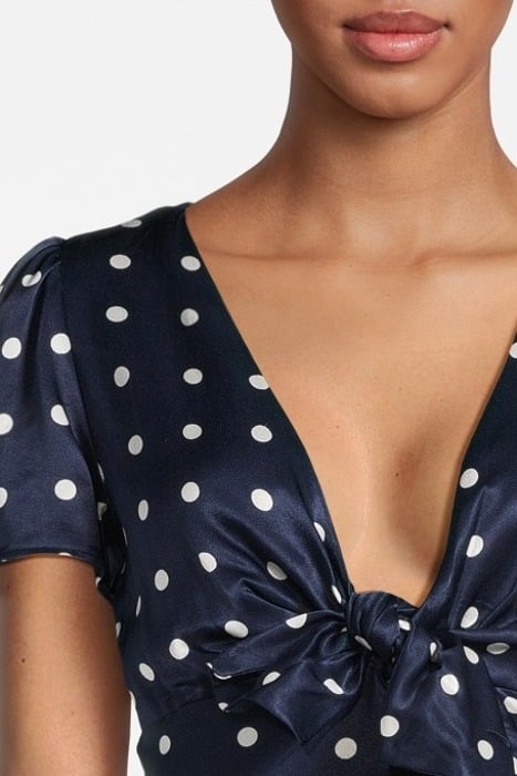 SS LINDA BOWED SATIN OPTICAL SQUARE BLUE 4