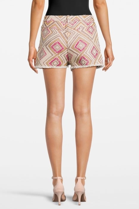 KAVEZ SHORT IN BEIGE 2