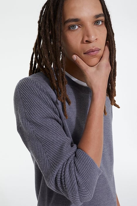 ROUND NECK SWEATER WITH POINT DETAILS ON THE SIDE MIDDLE GRE 6