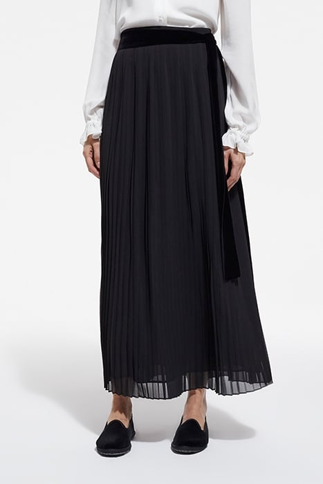 LONG PLEATED VELVET BELT SKIRT BLACK 1