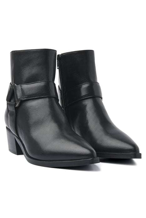 SHELLY CARTER ZWART 4