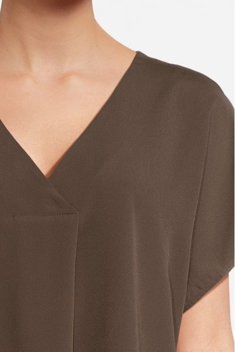CREPE LIGHT S/S V NK TOP DEEP MOSS 4