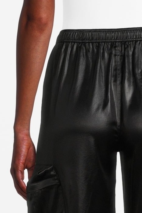 SHINY CARGO TRACKPANTS BLACK 4