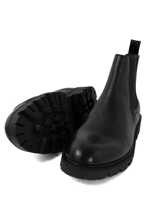 BLACK LEATHER LUGGED SOLE CHELSEA BOOTS BLACK 4