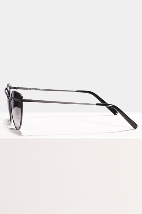 VIVIAN-MATTE-BLACK-SUN 3