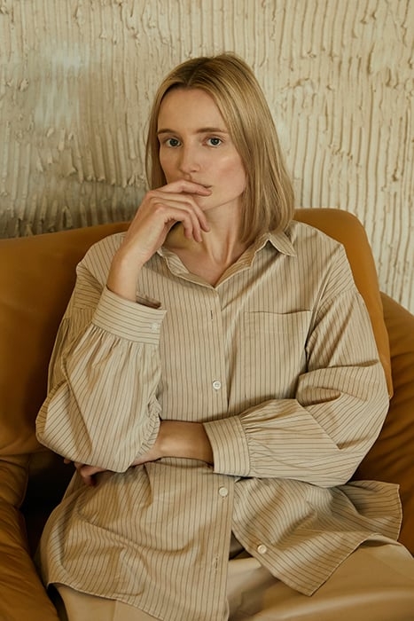 ARTIST BLOUSE CHALK 5