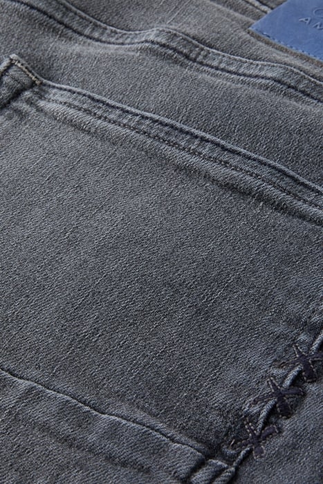 SKIM SKINNY FIT JEANS — DUST TREK 7