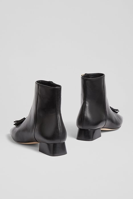 VERITY FRONT TASSEL BOOT BLACK 2