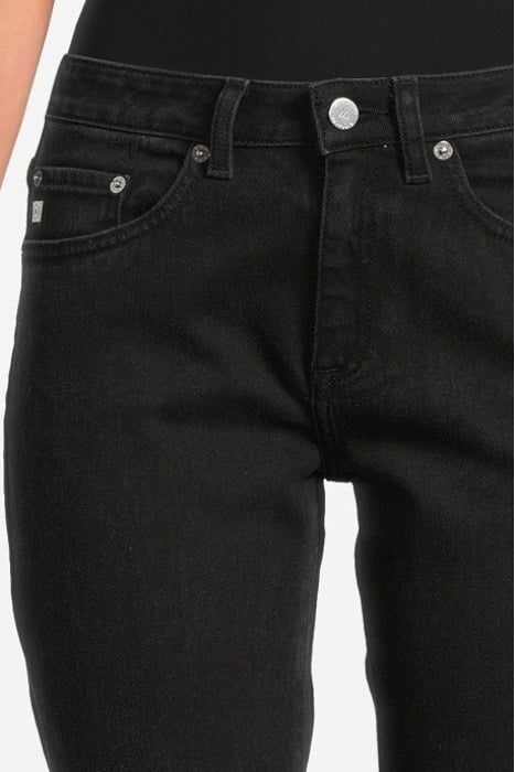 FAYE STRAIGHT - RINSE BLACK 4