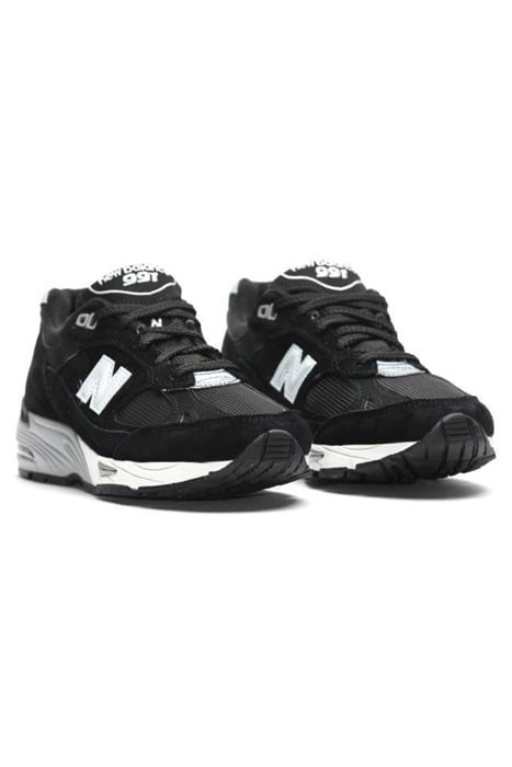 W991EKS SNEAKERS IN BLACK 2