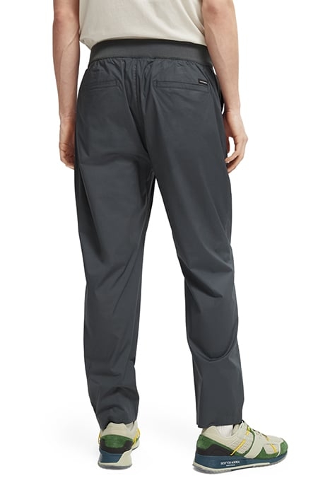 FAVE - REGULAR TAPERED-FIT LIGHTWEIGHT POPLIN JOGGER GRAPHIT 2