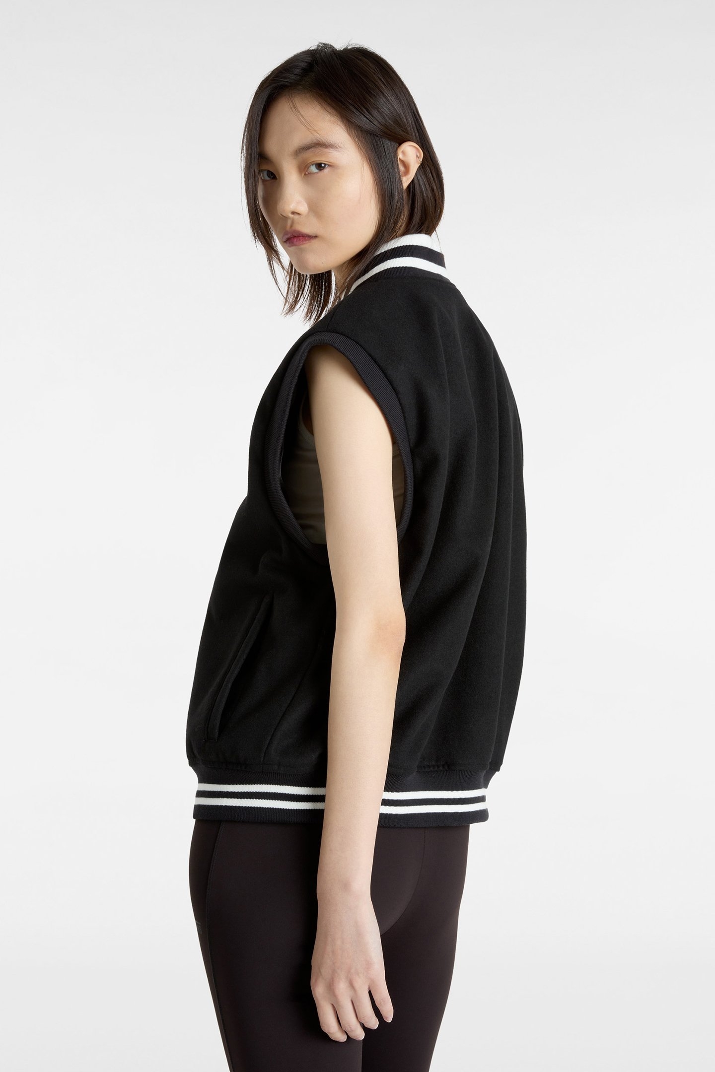 PIPER STADIUM VEST BLACK 2