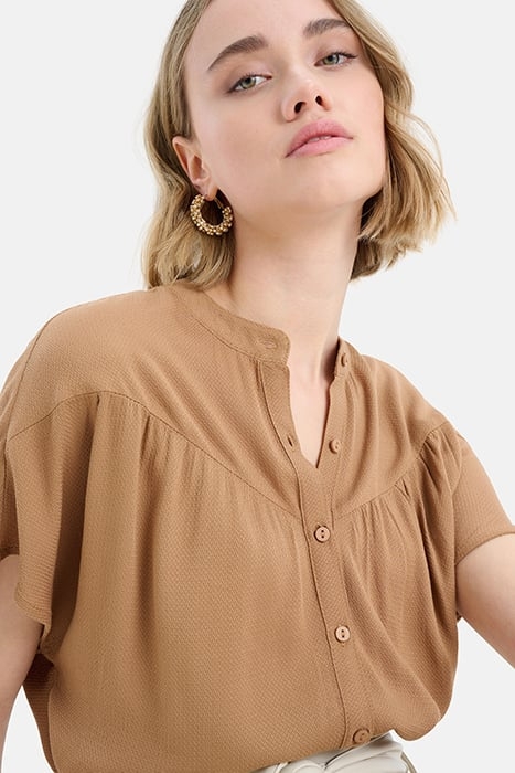 LA-JACCY BUTTON TOP BROWN 7