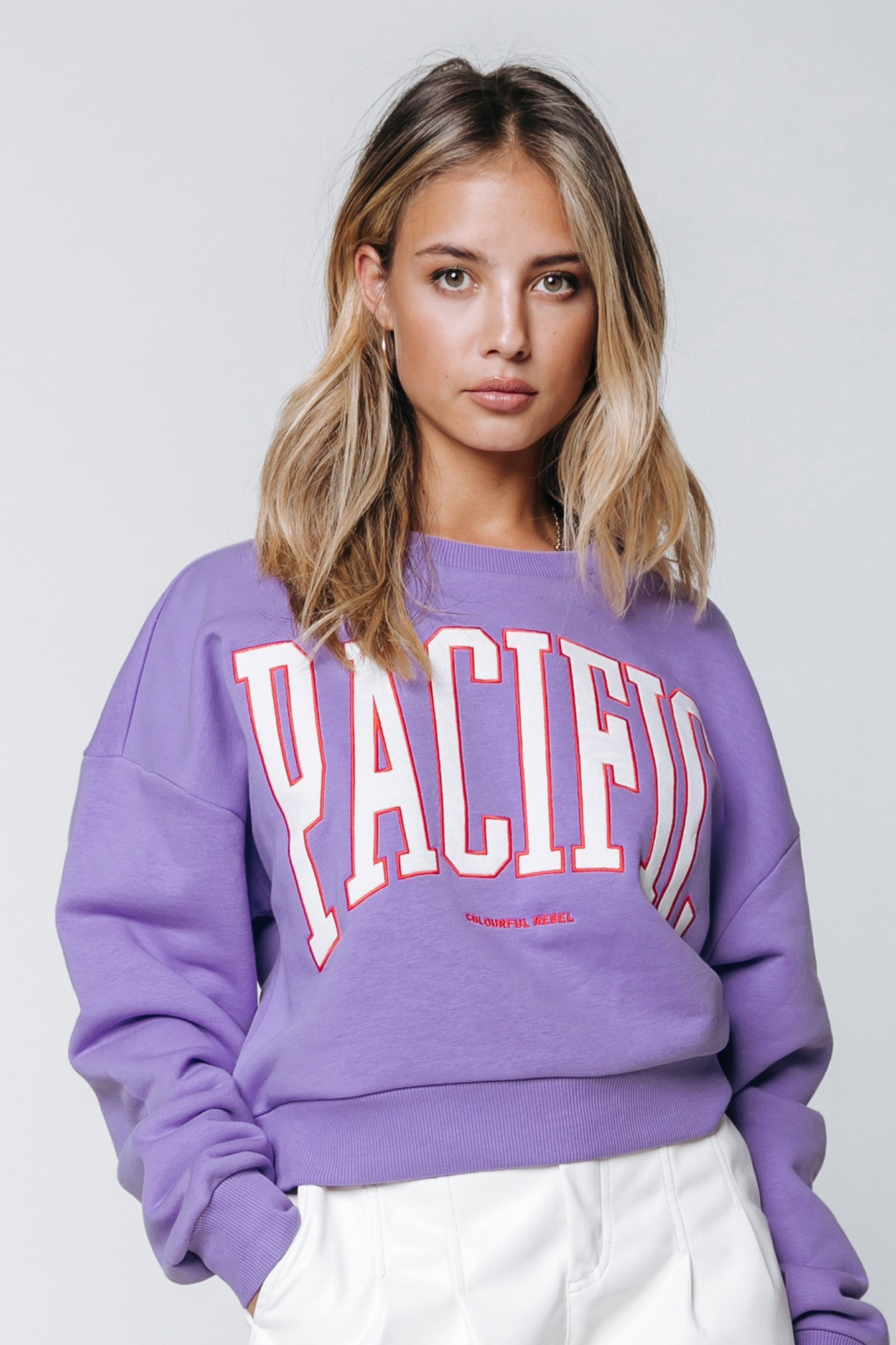 PACIFIC PATCH CROPPED SWEAT LILAC 3