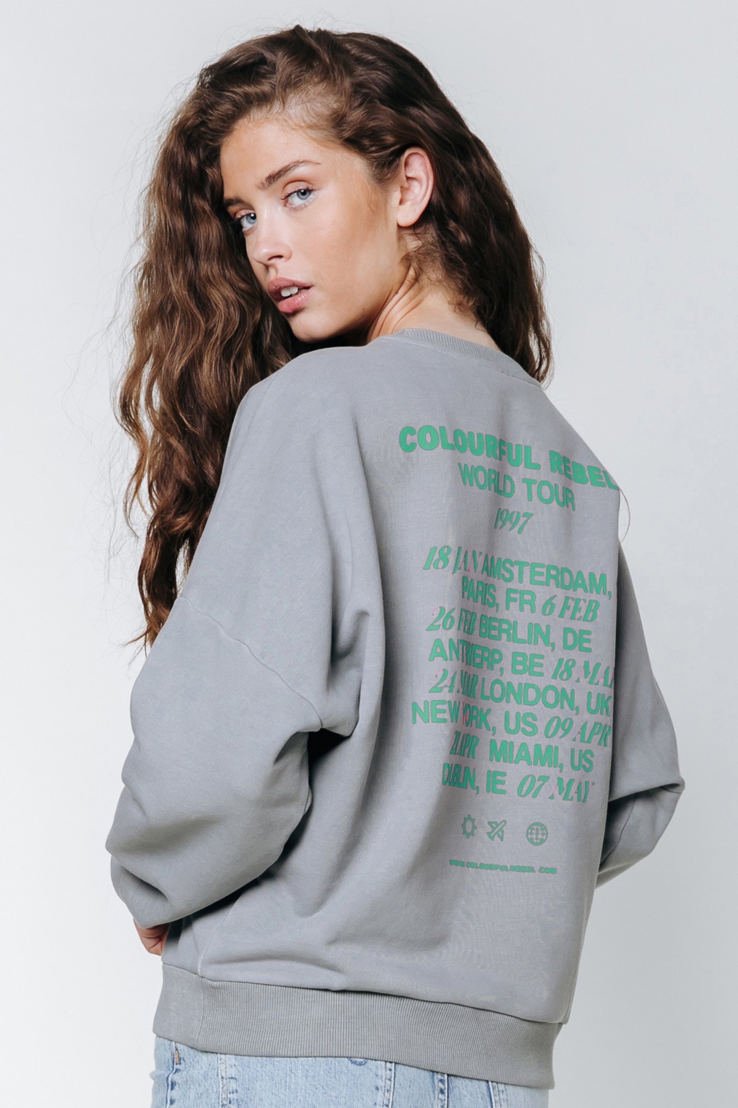 TRAVEL RELAXED SWEAT LIGHT GREY 2