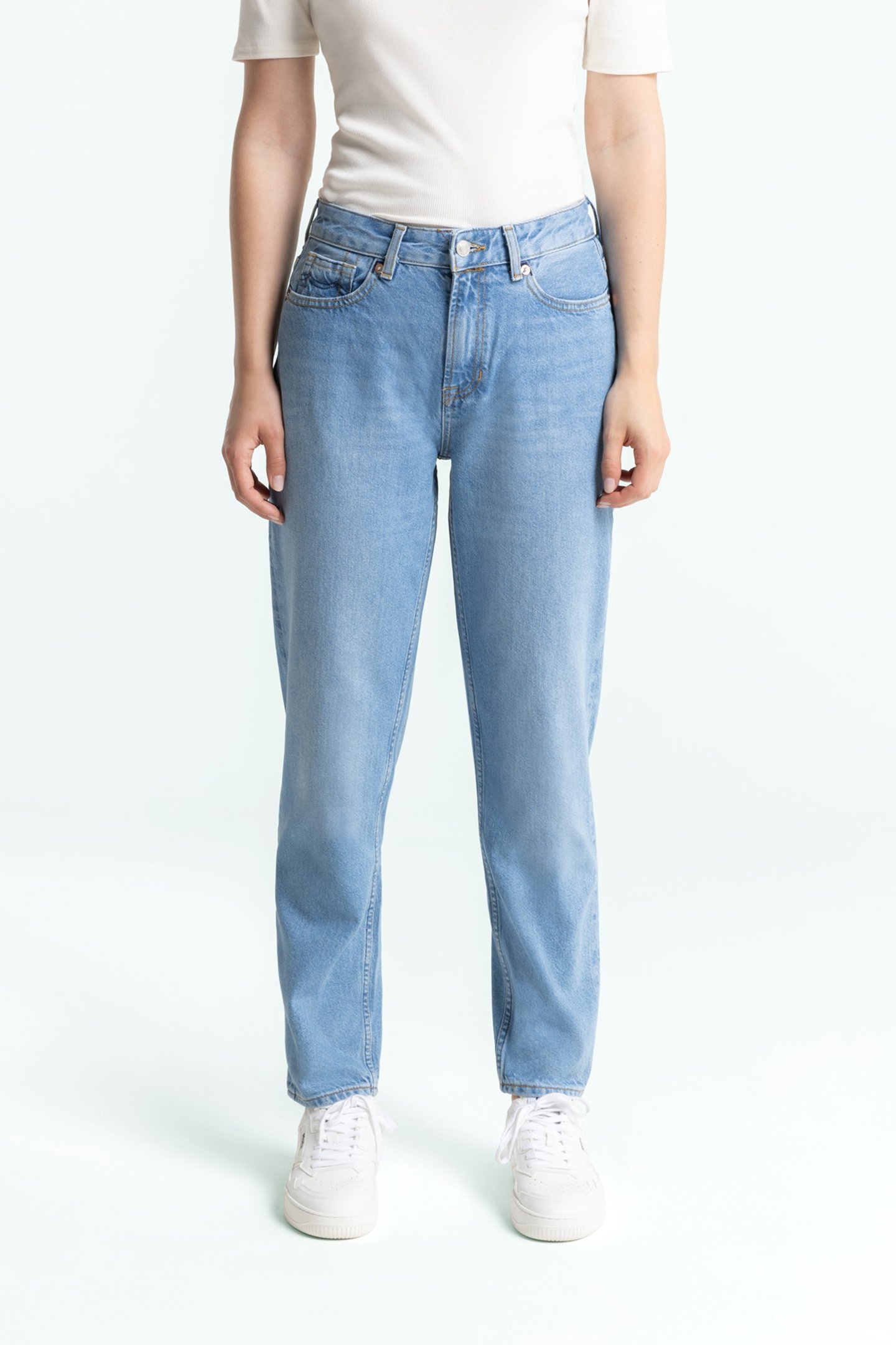 CAROLINE CROPPED SANIBEL LIGHT 1