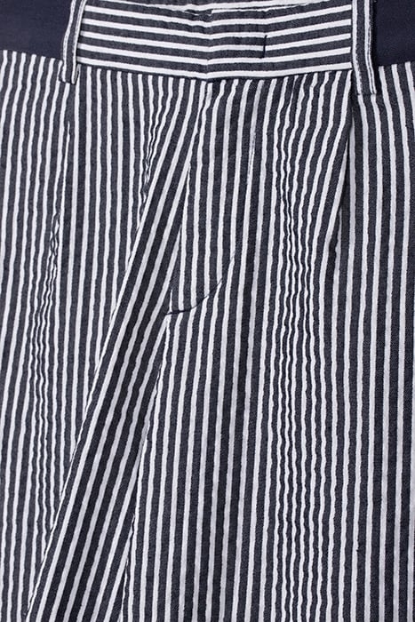 BOYS' NAVY SEERSUCKER STRIPED CHINO SHORTS 3