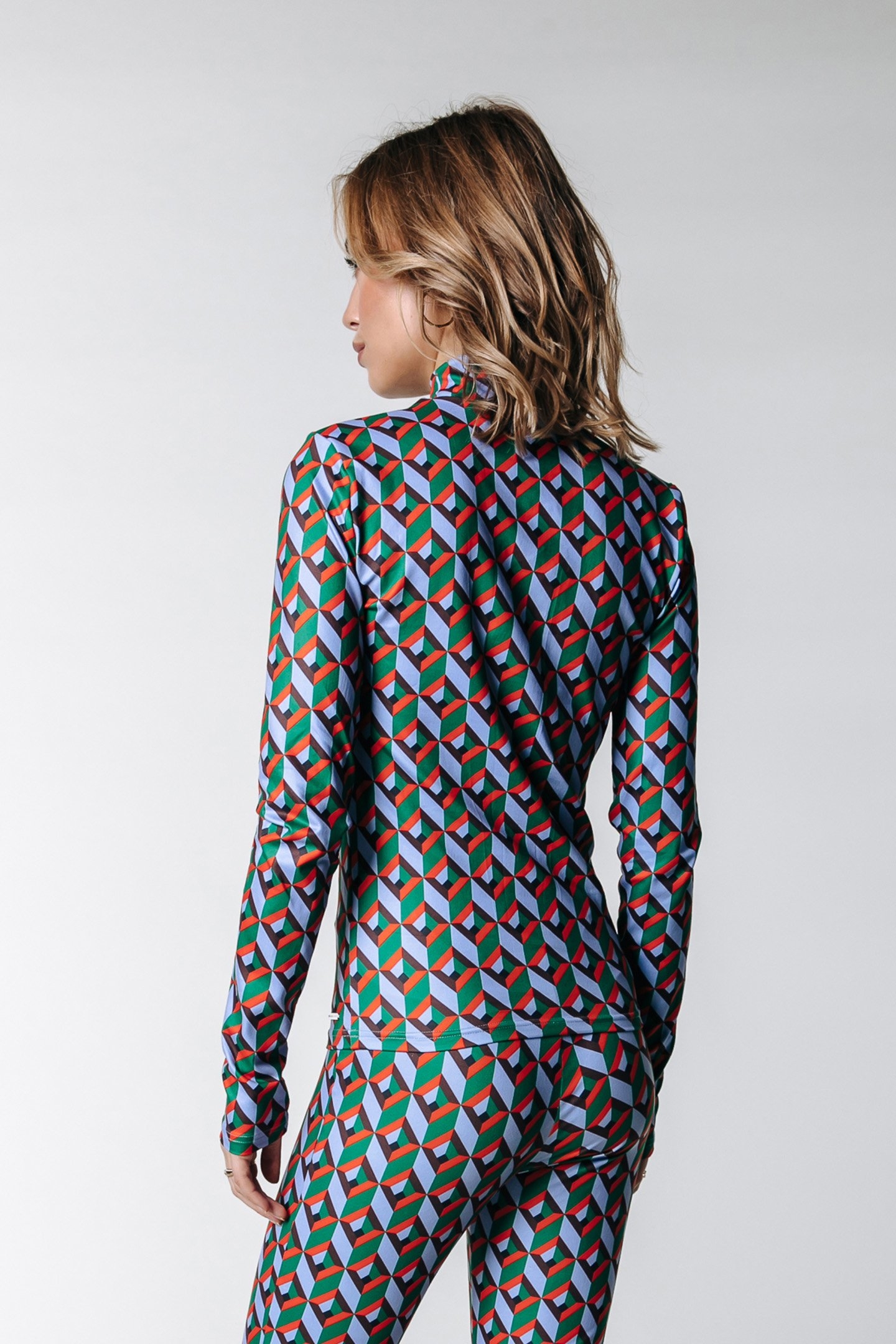 NEYO GRAPHIC PEACHED TURTLENECK TOP MULTICOLOR 2