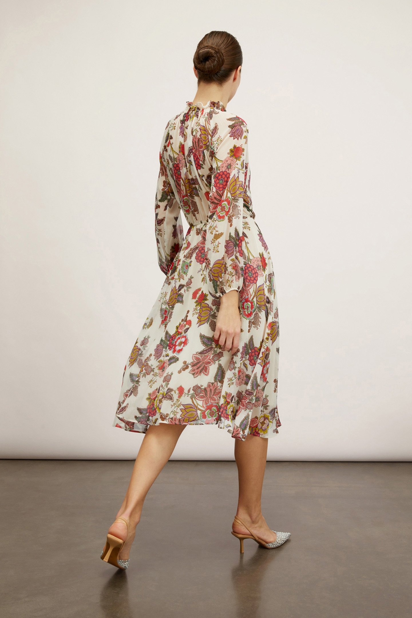 INDIAN FLOWER PATTERNED LONG-SLEEVED DRESS WHITE 2