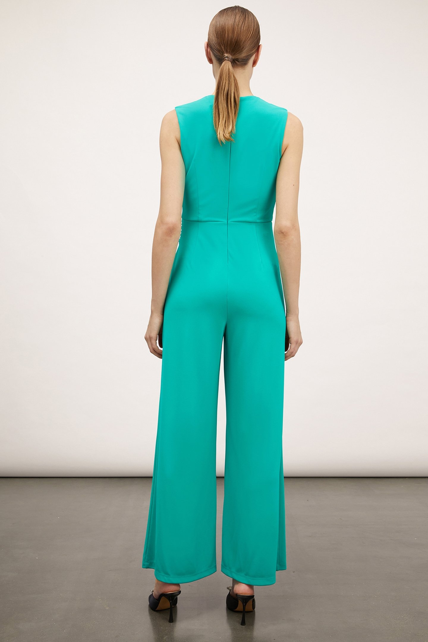 LONG JUMPSUIT WITH DRAPING GREEN 2