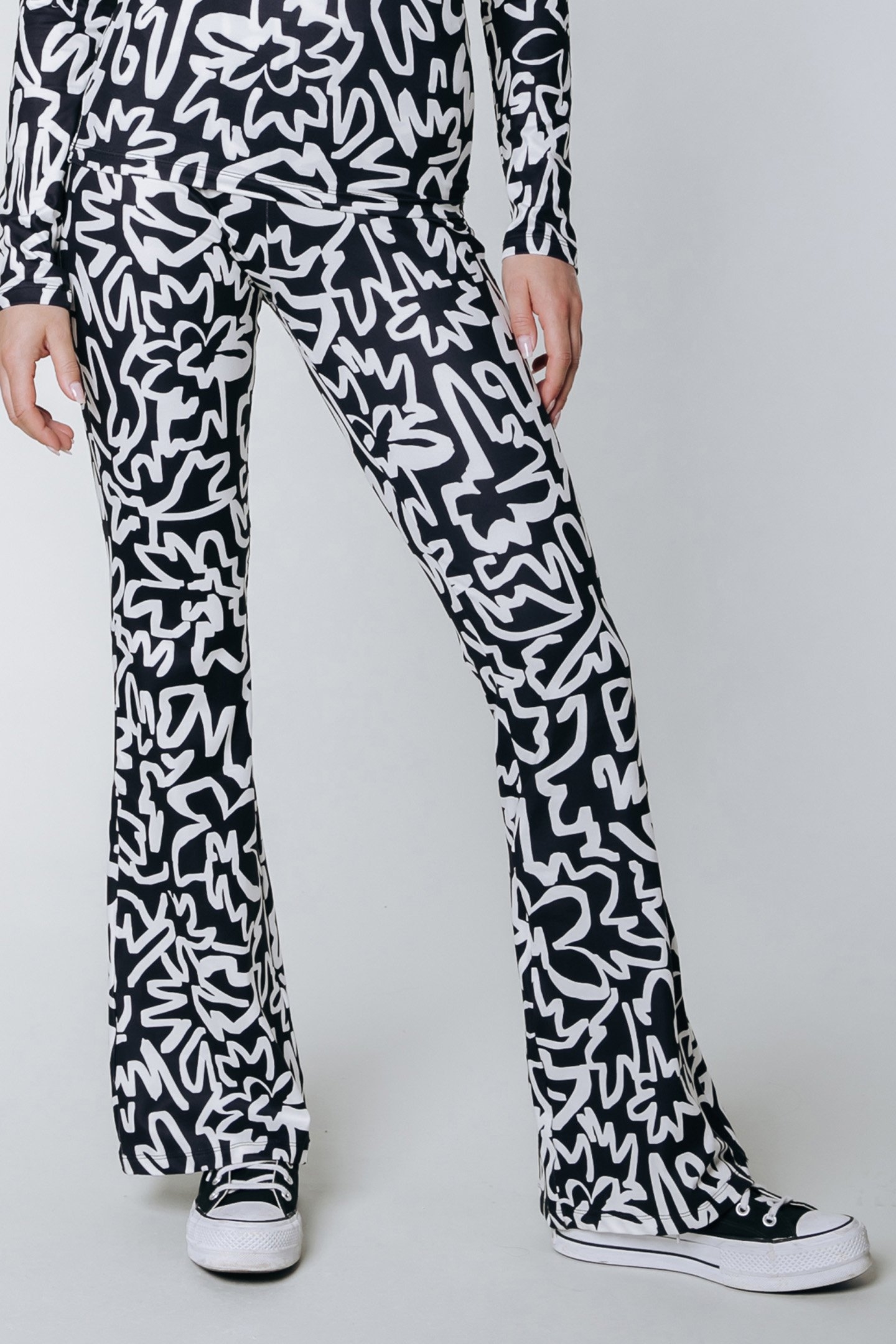 MARKER PEACHED EXTRA FLARE PANTS BLACK/WHITE 1