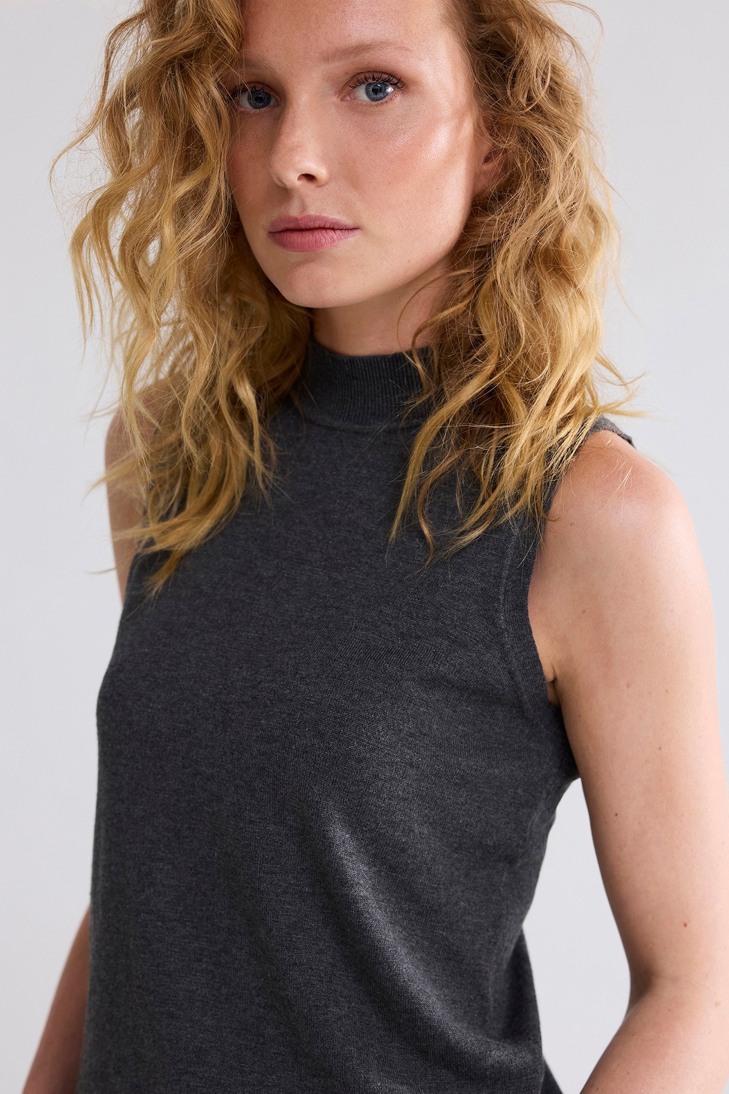 SLEEVELESS TOP SOFT VISCOSE POLYAMIDE KNIT GREYS 5