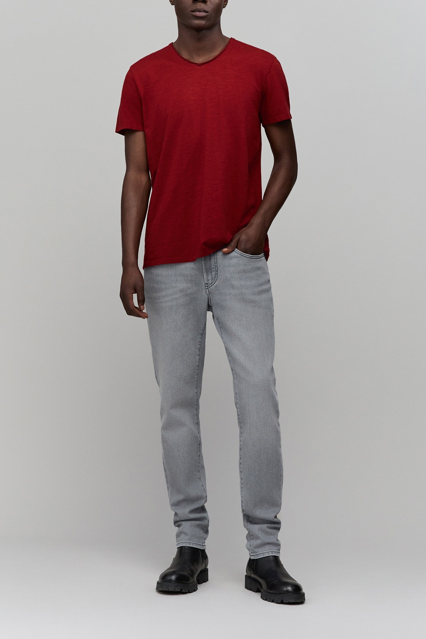 DARK RED ORGANIC COTTON ESSENTIAL V-NECK T-SHIRT 3