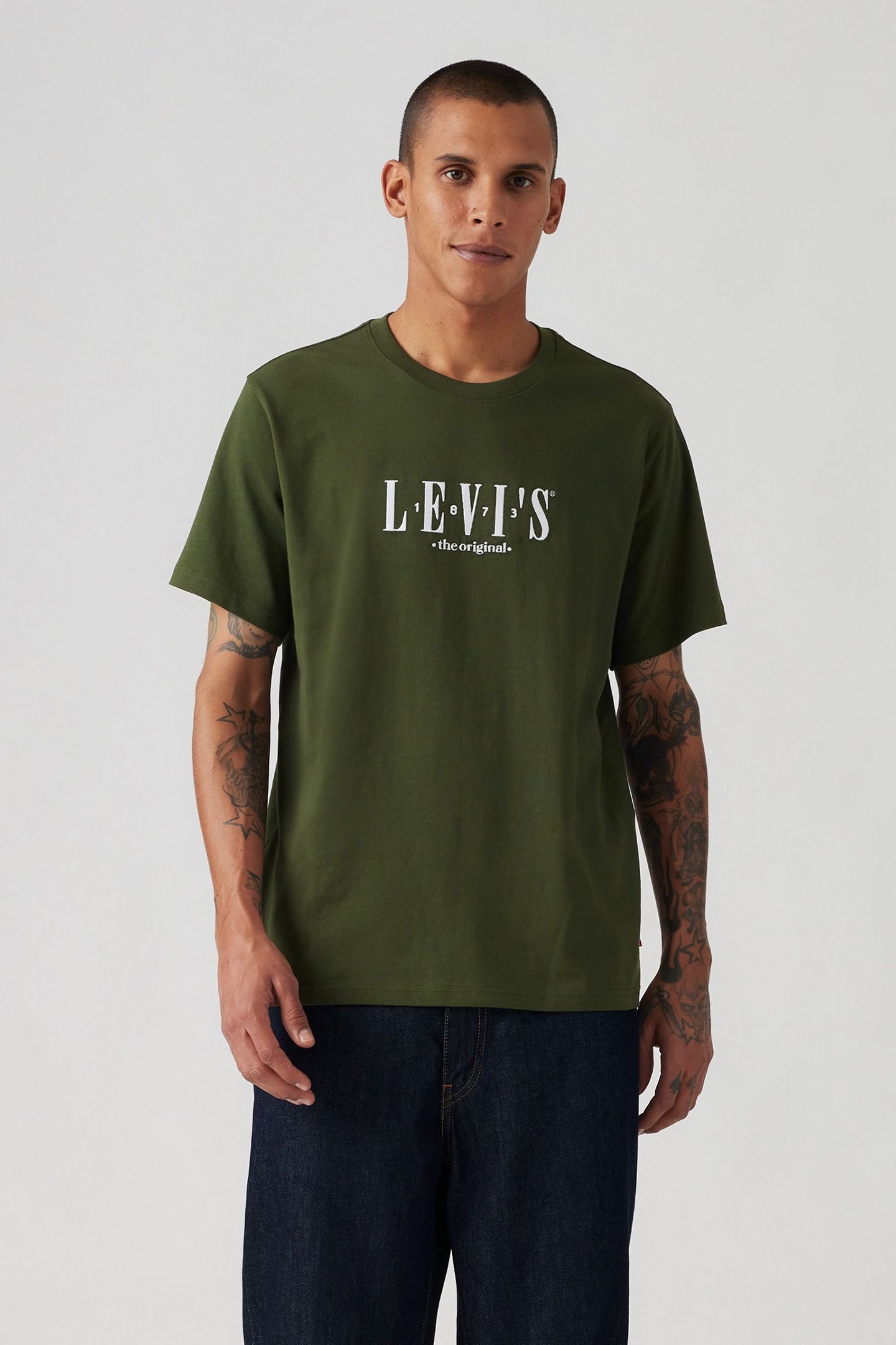 SS RELAXED FIT TEE SERIF LOGO KOMBU GREEN 1