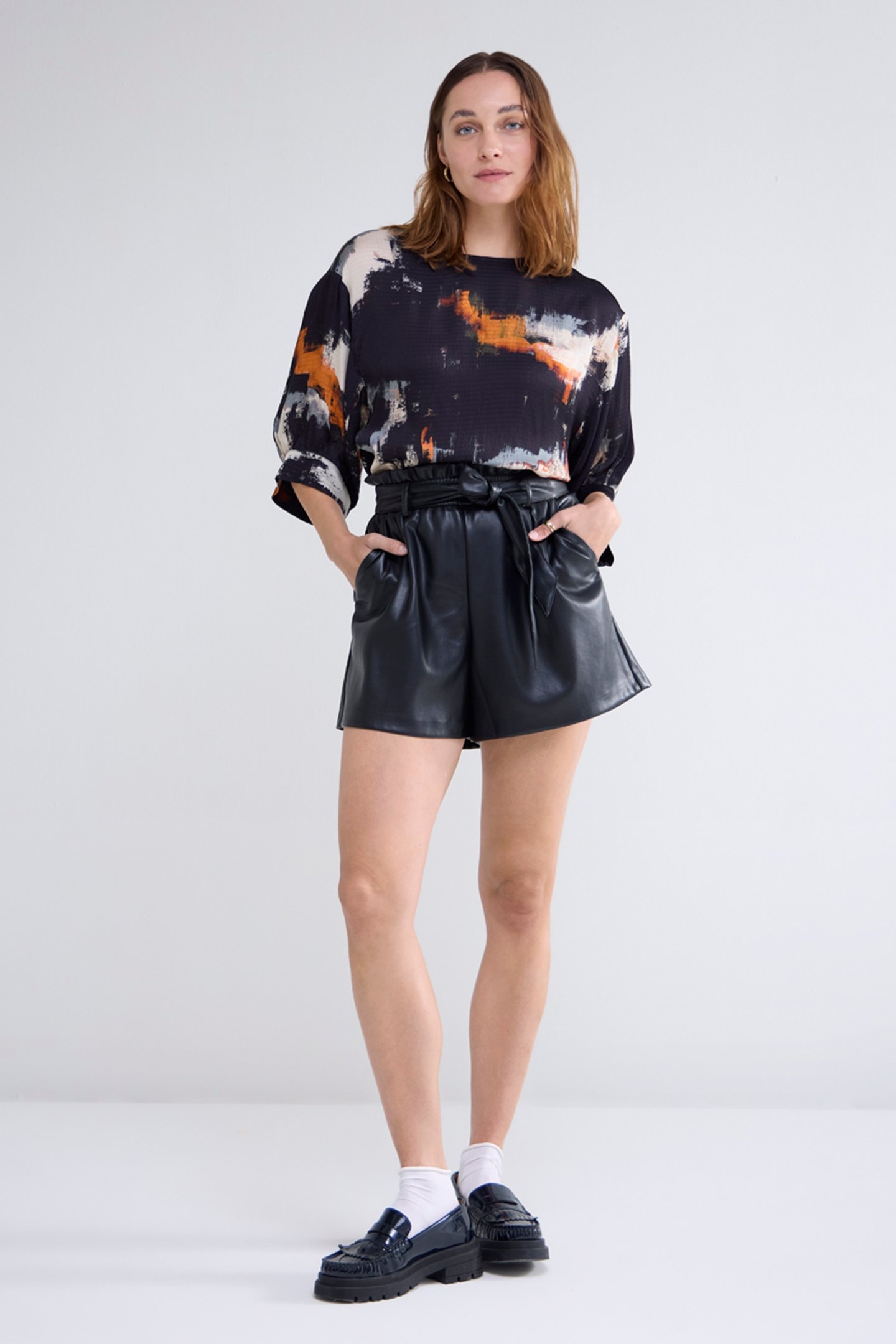 PU SHORT VEGAN LEATHER BLACKS 2