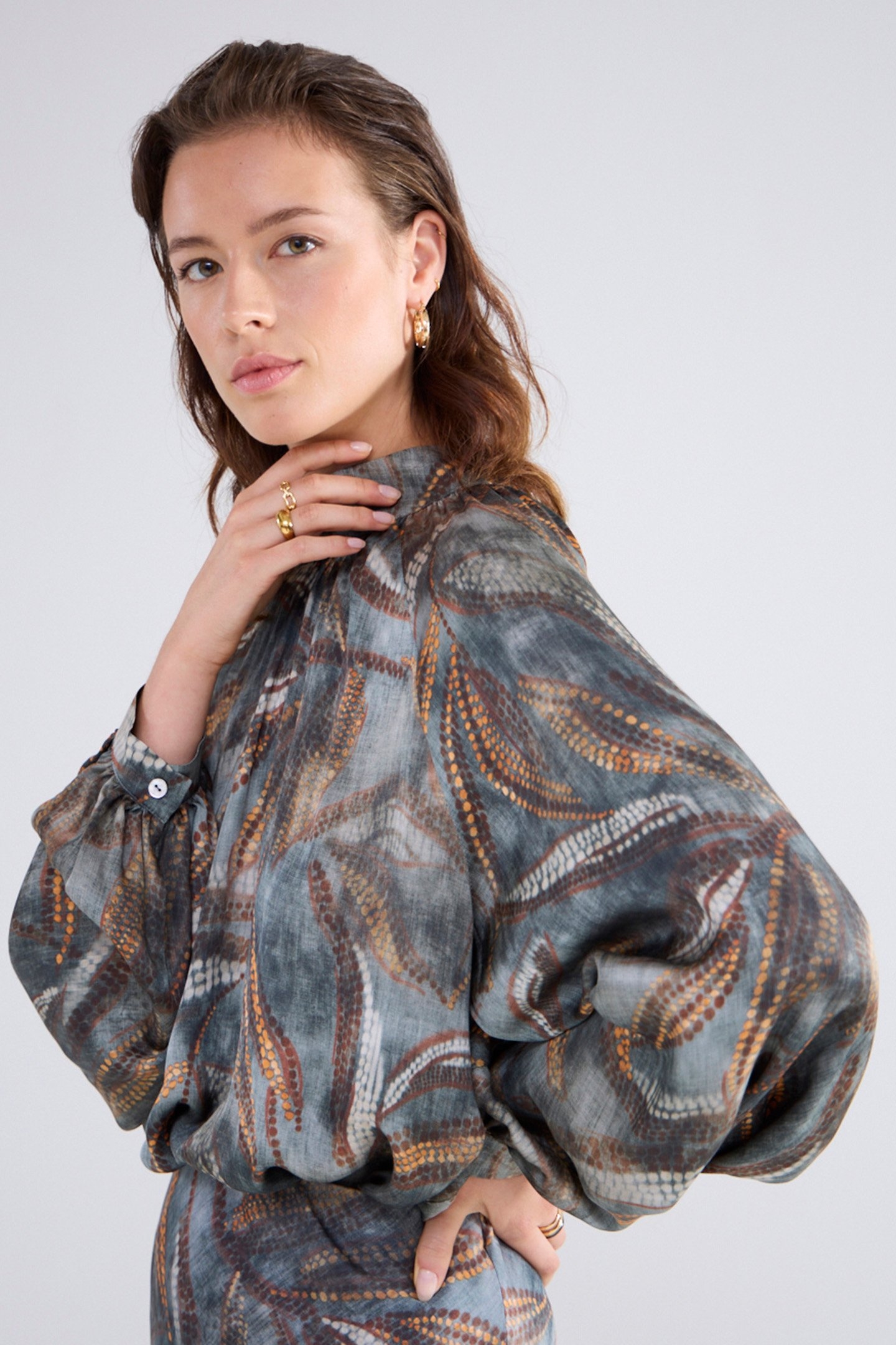 TOP DOTTED LEAFS GREYS 4