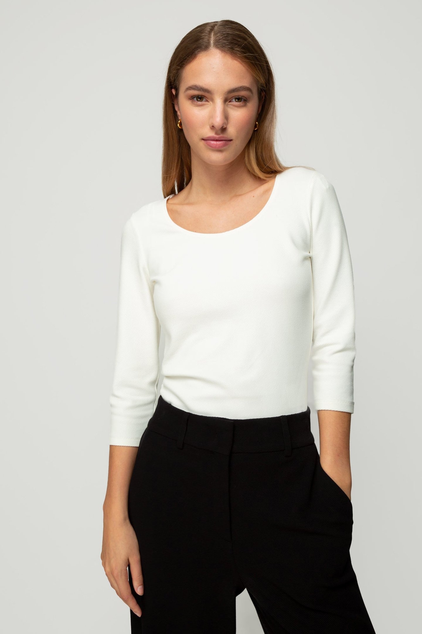 ROUND NECK RIB LOGO WHITE 1