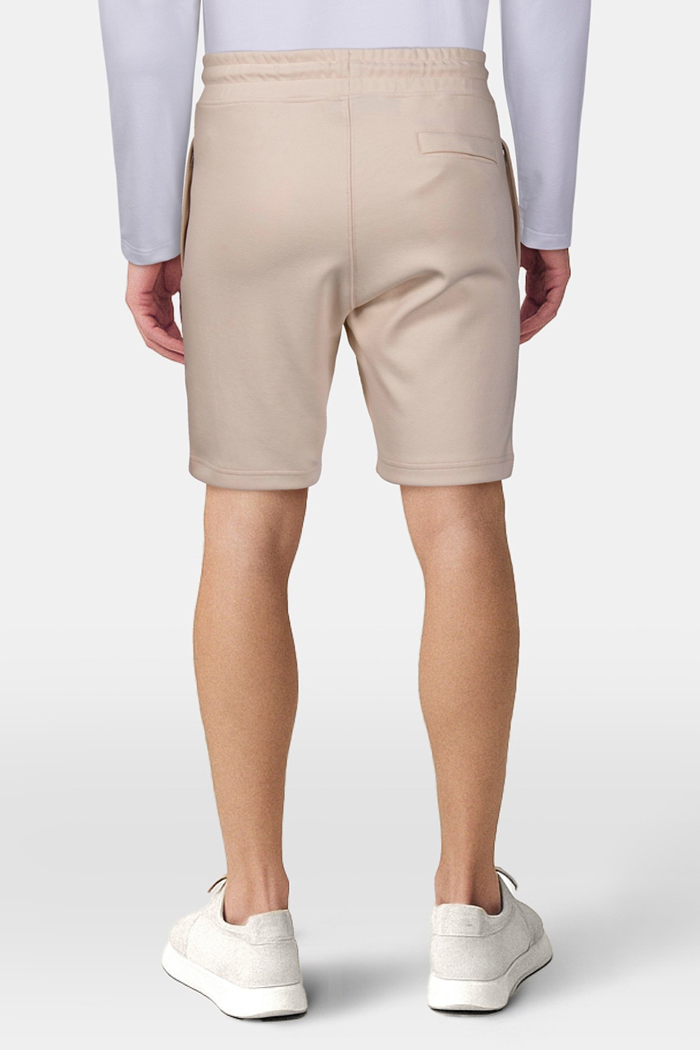 Q SERIES SHORTS WHITE SWAN 2