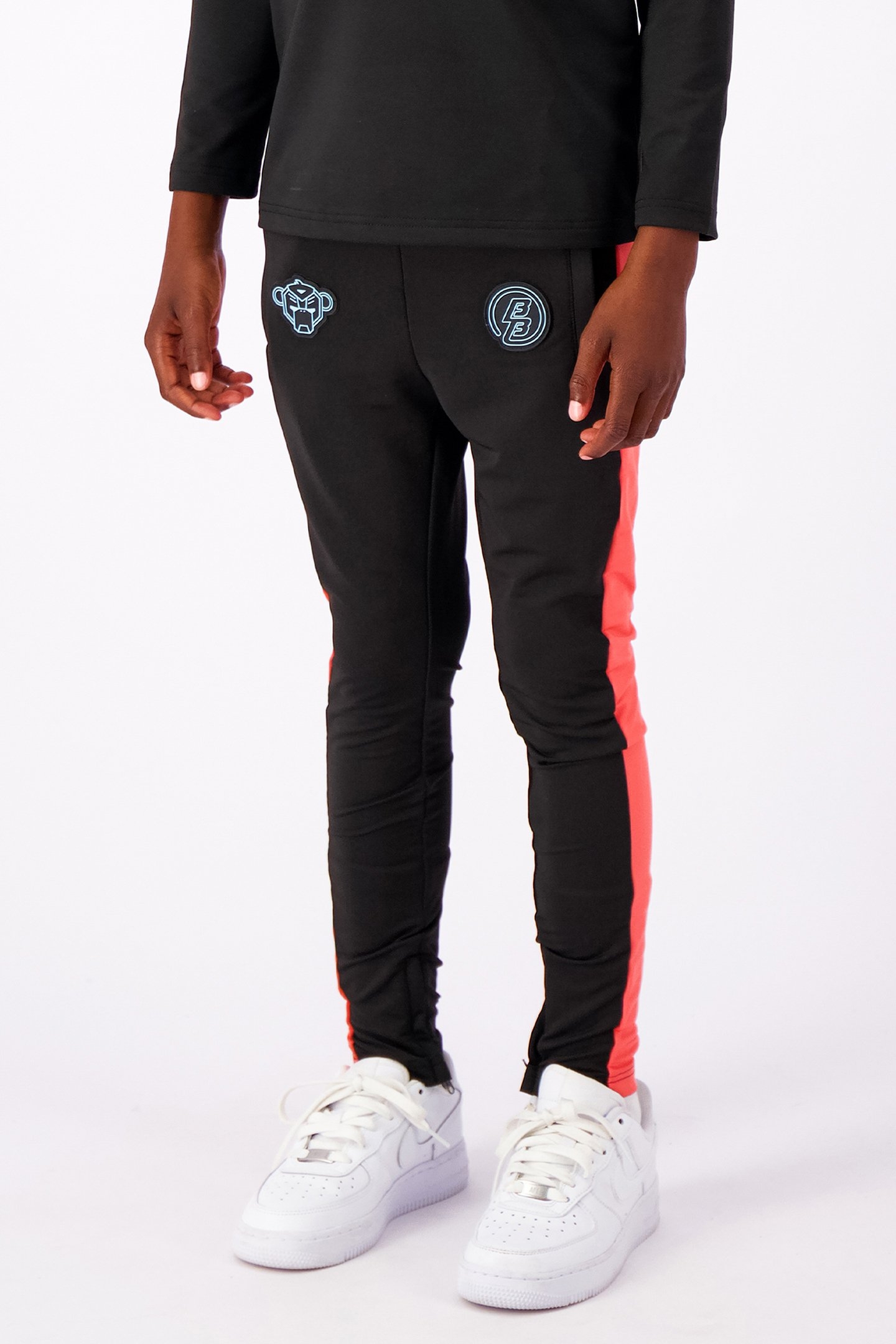 JR. FOOTBALL TRACKPANTS BLACK 5