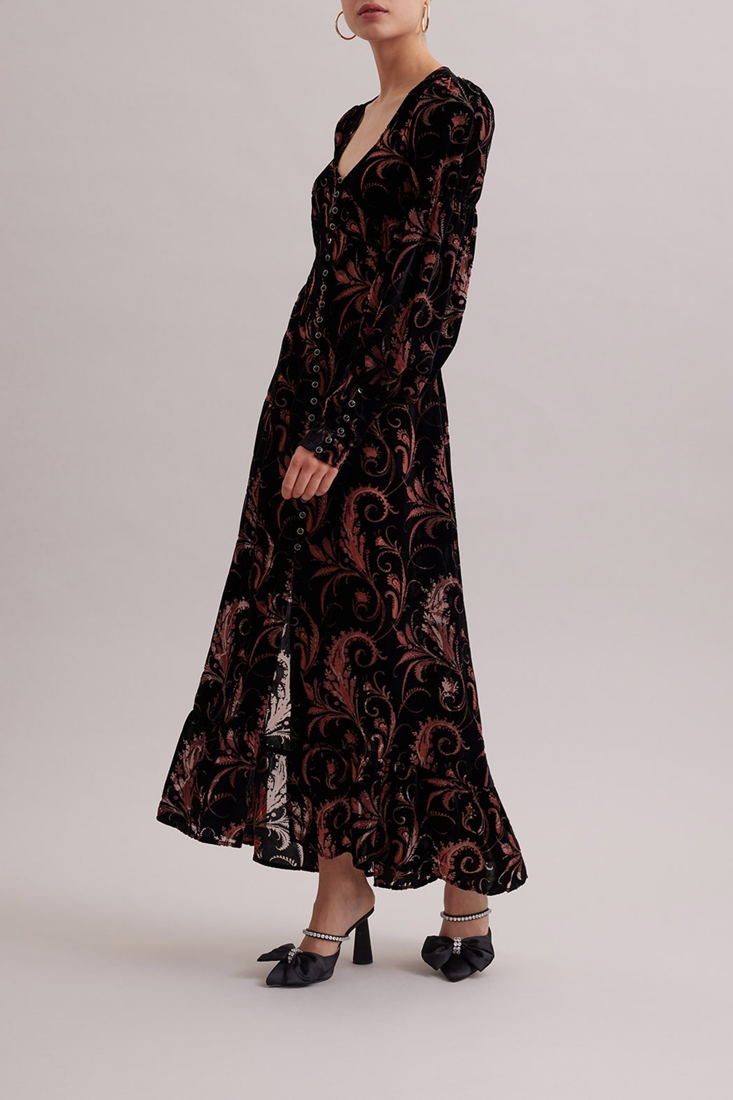 ALBINE ROBE BLACK 4