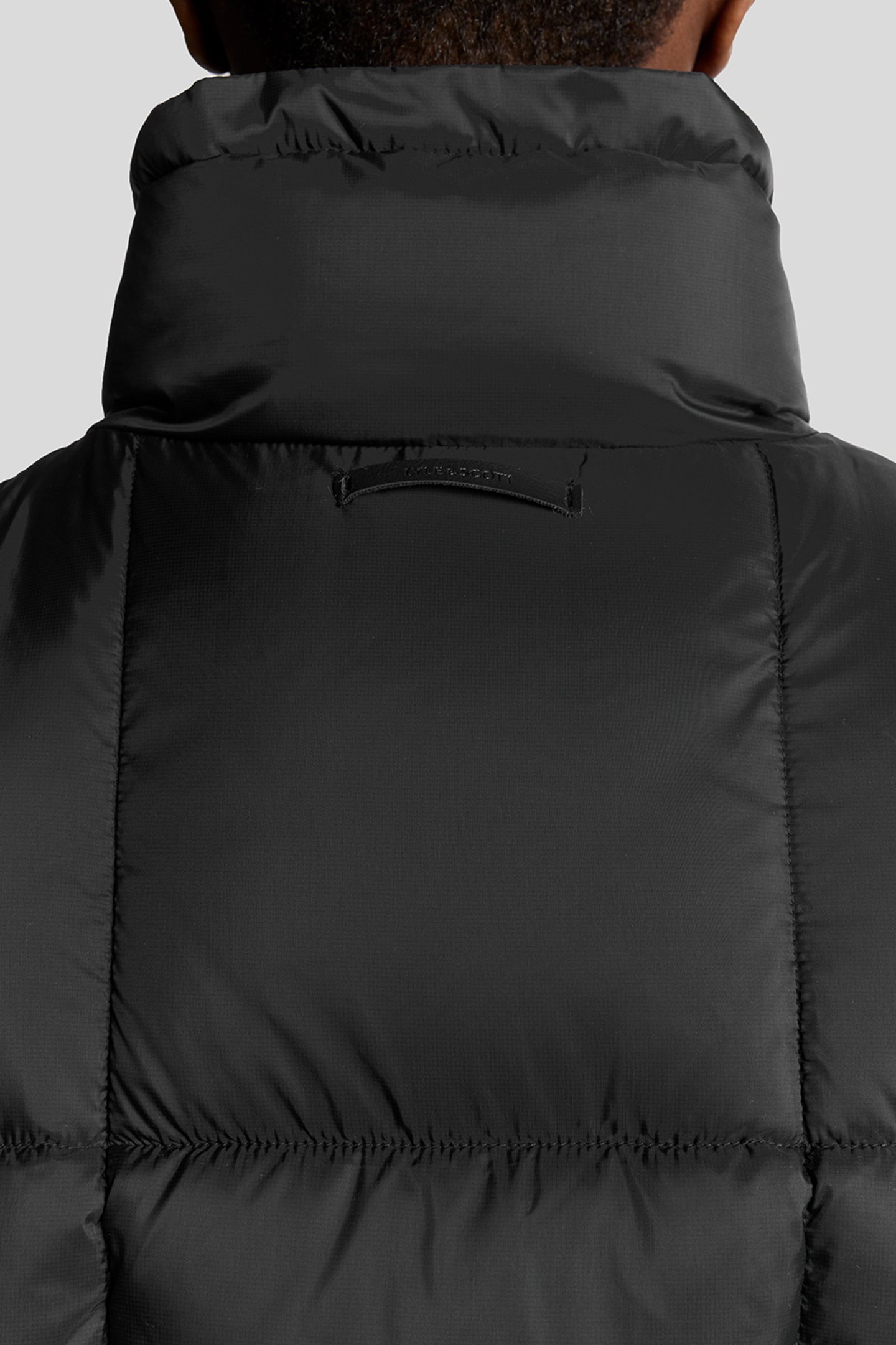 SQUARE WADDED PUFFER GILET LACQUER 6